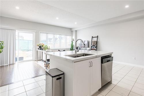 4178 Cherry Heights Boulevard, Beamsville, ON - Indoor Photo Showing Kitchen With Double Sink