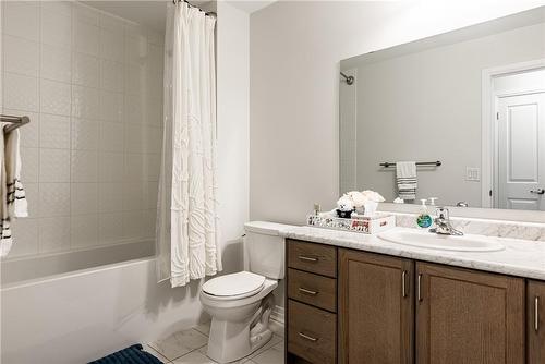 4178 Cherry Heights Boulevard, Beamsville, ON - Indoor Photo Showing Bathroom