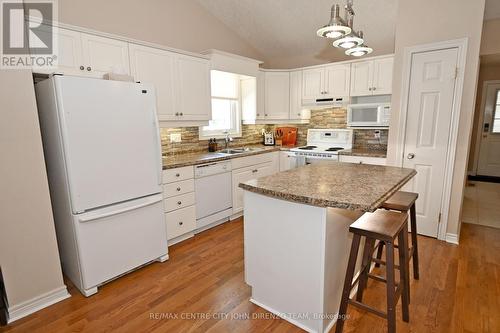 24 - 20 Windemere Place, St. Thomas, ON - Indoor Photo Showing Kitchen With Double Sink