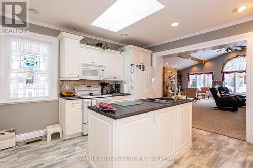 3608 Concession Drive, Southwest Middlesex, ON - Indoor Photo Showing Kitchen