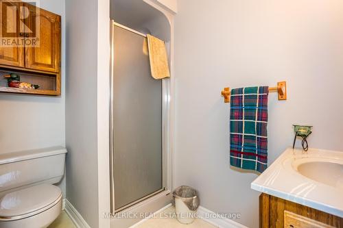 3608 Concession Dr, Southwest Middlesex, ON - Indoor Photo Showing Bathroom