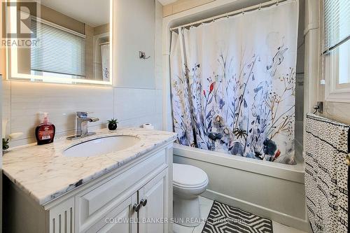 74 Bow Valley Dr, Hamilton, ON - Indoor Photo Showing Bathroom