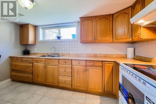 74 Bow Valley Dr, Hamilton, ON - Indoor Photo Showing Kitchen With Double Sink