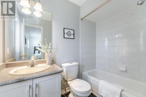 34 Robertson Road, Niagara-On-The-Lake, ON - Indoor Photo Showing Bathroom