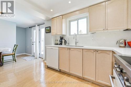 430 Flannery Dr, Centre Wellington, ON - Indoor Photo Showing Kitchen