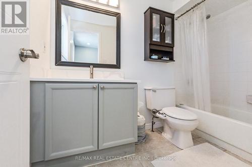 430 Flannery Dr, Centre Wellington, ON - Indoor Photo Showing Bathroom