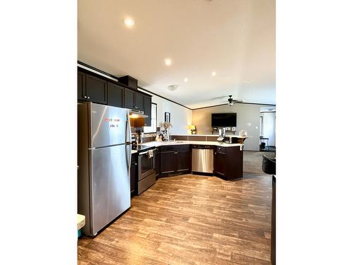 2200 33Rd Avenue N, Cranbrook, BC - Indoor Photo Showing Kitchen