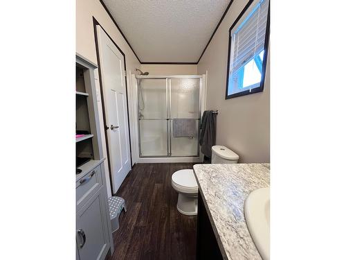 2200 33Rd Avenue N, Cranbrook, BC - Indoor Photo Showing Bathroom