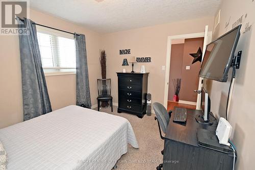 115 Hagerman Crescent, St. Thomas, ON - Indoor Photo Showing Bedroom