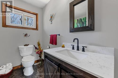 330 St Alban'S Road, Kawartha Lakes, ON - Indoor Photo Showing Bathroom