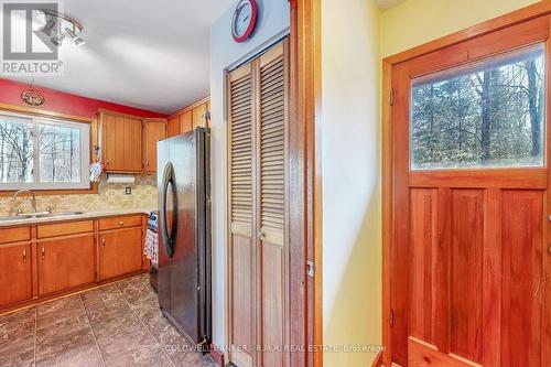 330 St Alban'S Road, Kawartha Lakes, ON - Indoor Photo Showing Kitchen
