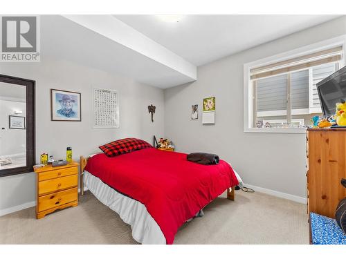 509 Middleton Close, Coldstream, BC - Indoor Photo Showing Bedroom