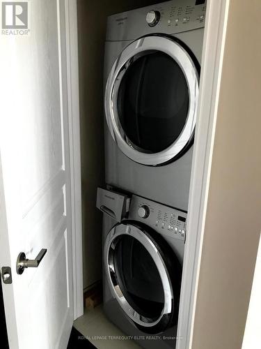 366 Belcourt Common, Oakville, ON - Indoor Photo Showing Laundry Room