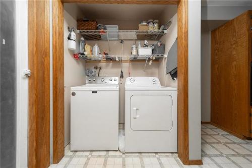 39087 Dawson Road, Ste Anne Rm, MB - Indoor Photo Showing Laundry Room