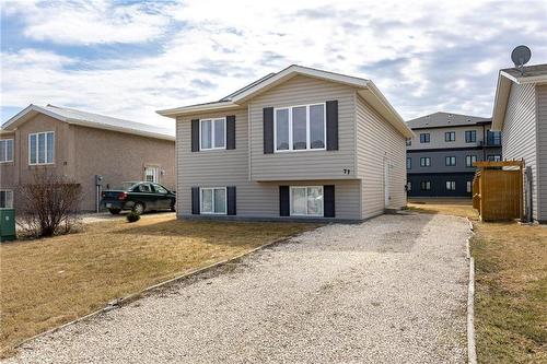 77 Whitby Crescent, Steinbach, MB - Outdoor