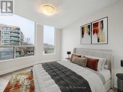 #306 -897 Sheppard Ave West Ave W, Toronto, ON - Indoor Photo Showing Bedroom