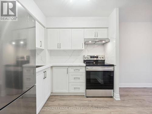 #306 -897 Sheppard Ave West Ave W, Toronto, ON - Indoor Photo Showing Kitchen