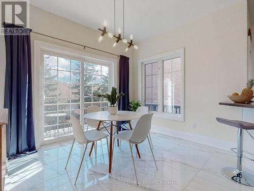 46 Catano Court, Richmond Hill, ON - Indoor Photo Showing Dining Room