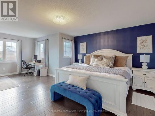46 Catano Crt, Richmond Hill, ON - Indoor Photo Showing Bedroom