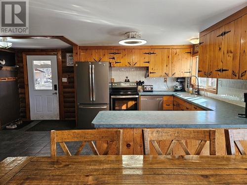 5961 Hillview Sub, Chetwynd, BC - Indoor Photo Showing Kitchen