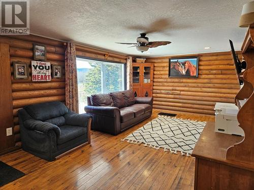 5961 Hillview Sub, Chetwynd, BC - Indoor Photo Showing Living Room