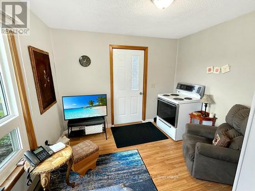 91 St Lawrence St E, Madoc, ON - Indoor