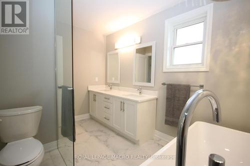 19 West Farmington Drive, St. Catharines, ON - Indoor Photo Showing Bathroom