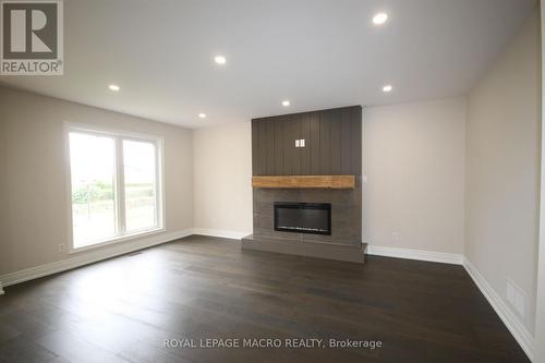 19 West Farmington Drive, St. Catharines, ON - Indoor With Fireplace