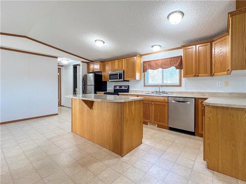 60126 88W Road, Carberry, MB - Indoor Photo Showing Kitchen