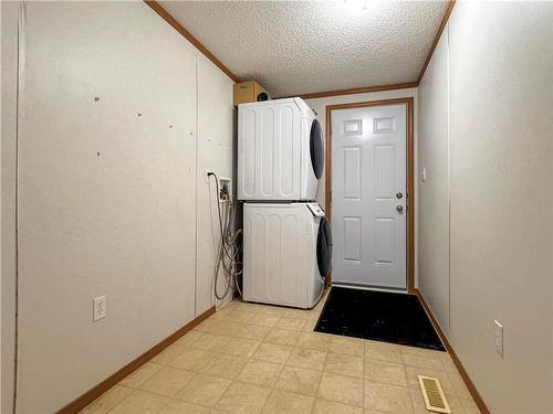 60126 88W Road, Carberry, MB - Indoor Photo Showing Laundry Room