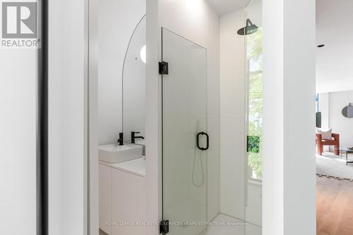 44 Foxley Street, Toronto, ON - Indoor Photo Showing Bathroom