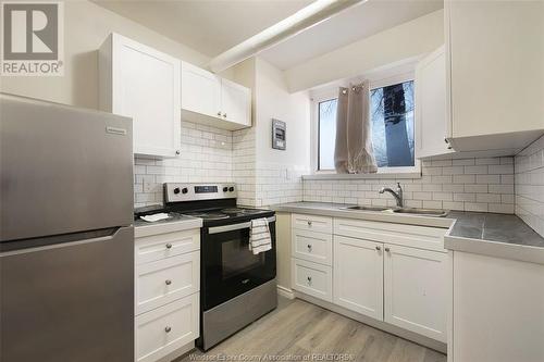 1250-1260 Ouellette Avenue, Windsor, ON - Indoor Photo Showing Kitchen