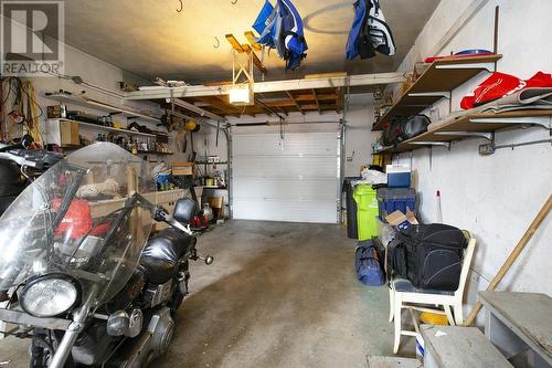 33 Huntington Pk, Sault Ste. Marie, ON - Indoor Photo Showing Garage