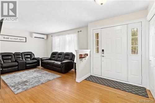 156 Mcknight Street, Fredericton, NB - Indoor Photo Showing Living Room