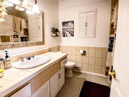 Salle de bains - 86 Rue Alie, Dollard-Des-Ormeaux, QC - Indoor Photo Showing Bathroom