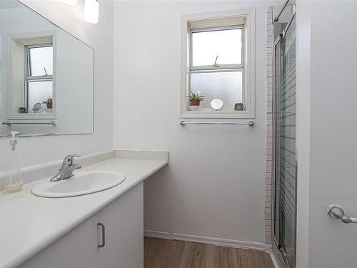 2255 Mcintosh Rd, Shawnigan Lake, BC - Indoor Photo Showing Bathroom