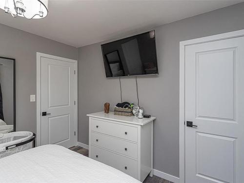 2780 Hartsdale Dr, Langford, BC - Indoor Photo Showing Bedroom