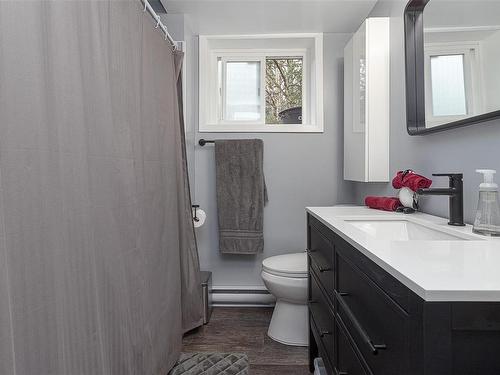 2780 Hartsdale Dr, Langford, BC - Indoor Photo Showing Bathroom