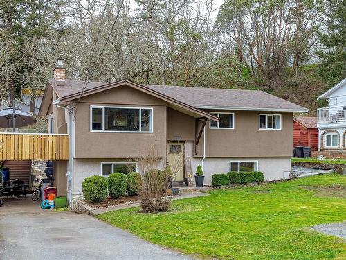 2780 Hartsdale Dr, Langford, BC - Outdoor With Facade