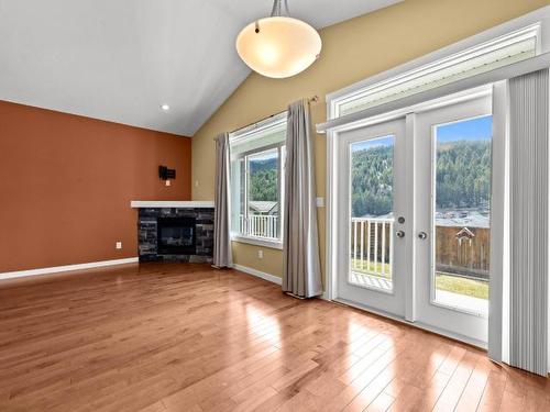 1820 Foxtail Drive, Kamloops, BC - Indoor With Fireplace