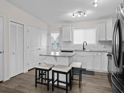 1-235 Aylmer Rd, Chase, BC - Indoor Photo Showing Kitchen With Upgraded Kitchen