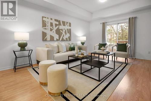 30 Ormerod Lane, Richmond Hill, ON - Indoor Photo Showing Living Room