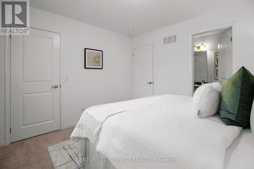 30 Ormerod Lane, Richmond Hill, ON - Indoor Photo Showing Bedroom