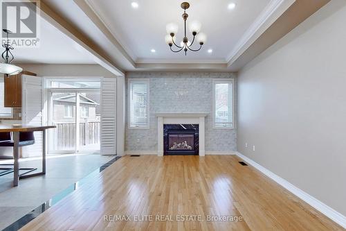 1138 Atkins Dr, Newmarket, ON - Indoor With Fireplace