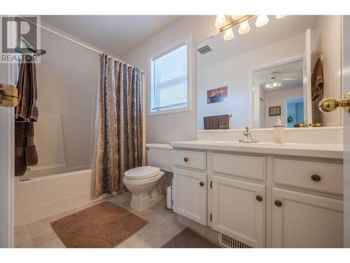 7915 Hespeler Road Unit# 103, Summerland, BC - Indoor Photo Showing Bathroom