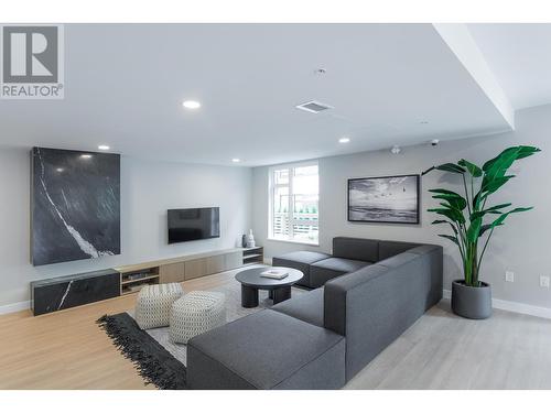 107 3038 St. Geroge Street, Port Moody, BC - Indoor Photo Showing Living Room