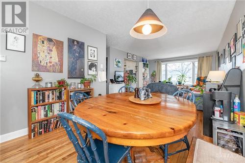 2421 Iris Street, Ottawa, ON - Indoor Photo Showing Dining Room