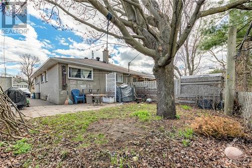 2421 Iris Street, Ottawa, ON - Outdoor