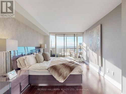 #1405 -100 Observatory Lane, Richmond Hill, ON - Indoor Photo Showing Bedroom