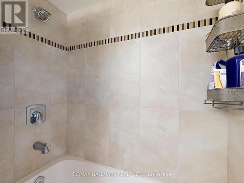 #1405 -100 Observatory Lane, Richmond Hill, ON - Indoor Photo Showing Bathroom